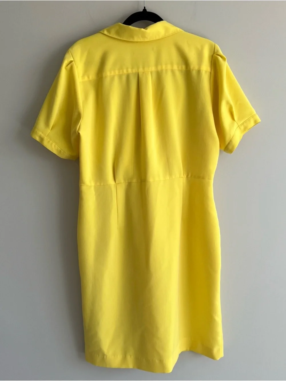 Sharagano yellow short